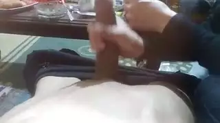 زوجة عربية مثيرة تركب قضيب رجلها