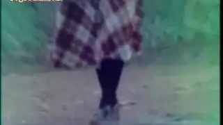 شاب ضخم يضرب فتحتها الضيقة