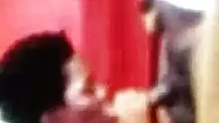 امتلاء عميق وقاسي: أخذ زبه في كل شبر مني