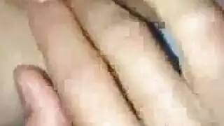 مص الخصيتين بعمق مع فتاة فيتنامية ساخنة