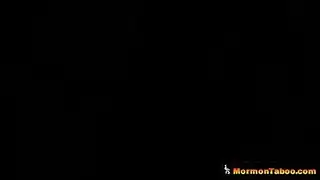 تعليم مراهقة مشاغبة درسًا بقضيبي