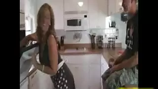 ثلاثي جحيمي: فم يبصق و كس جشع