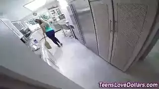 نبك أمهات أرداف كبيرة