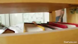 كس الضيق الساخن للفتاة الإباحية في مشهد بورن صريح
