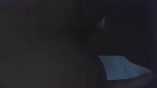 ابنة العم الممتلئة تشارك في فعل شرجي عنيف