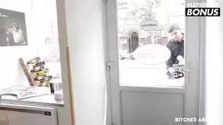 جنس عنيف: حفر عميق لفرج طماع
