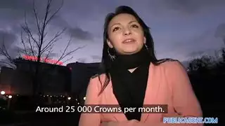 السمراء العاهرة تُدفع لها مقابل تدليك شرجي قوي