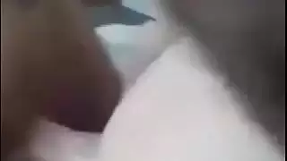 نجم إباحي عربي يتلقى قضيبًا قاسيًا ويقذف بصوت عالٍ