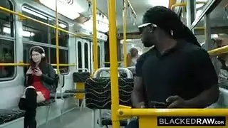 نيك ومص في الأتوبيس
