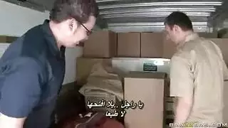 نيك صاحبة اللبس المغري