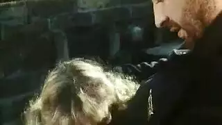إباحية الاستراق: عاهرات رجعية من أرشيف الأفلام