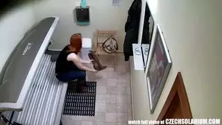 أثداء كبيرة لقاصر ملطخة بالسائل المنوي