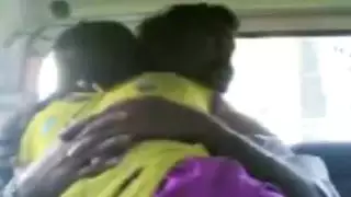 شخصية سياسية تضاجعني في السيارة أثدائي عارية