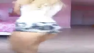 سحاق شقراوات ساخن في الخارج: شرج ولحس فرج