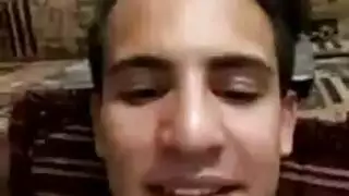 رجل أنيق يحقق خيال إلته المثلي بجنس مباشر