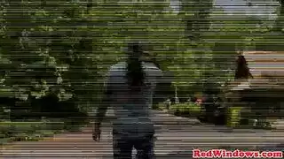 ميلف ساخنة تمت إصبع فرجها الضيق بقوة وعمق