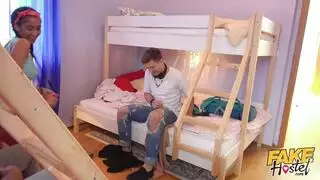 ديانا توقظ جارها المثار بنداء صباحي جنسي صريح