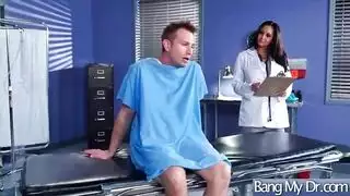 الدكتورة تعاقب الممرضضة