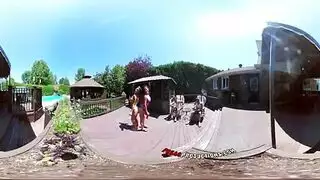 بنت تتبرز في فم شب