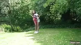 مص ساخن ونيك قوي لمراهقة مشعرة في فناء الجار