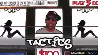 رجل ناضج يأخذ قضيب أسود كبير في مؤخرته