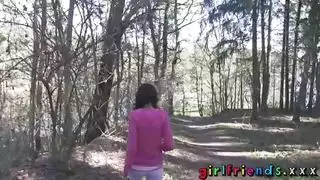 عشاق الرياضات المائية يحبون التبول العام والخارجي