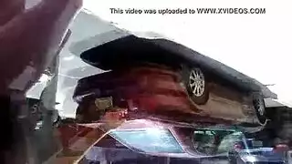 لاتينا سمراء تتباهى بفرجها المبلل