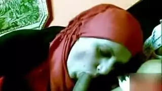 عاهرات عربة التسوق يتشاركن في مأدبة فرج صارخة