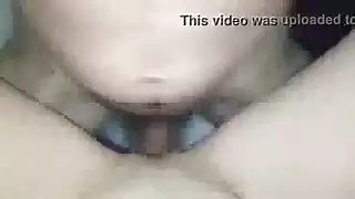 سمراء ساخنة تختنق بالقضيب الصلب في الحمام