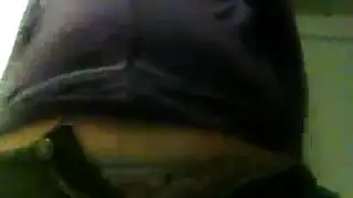 شقراوان ناضجتان تهيمنان على حمراء شابة