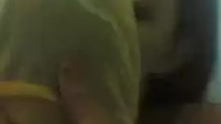 بنات يلحسين فرج بعض