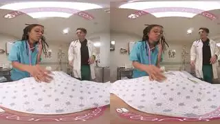 بنت سمراء صيزها صغير