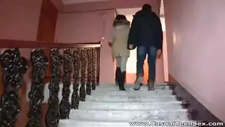 ترتجف جسمهايهتز من النشوة تهتز
