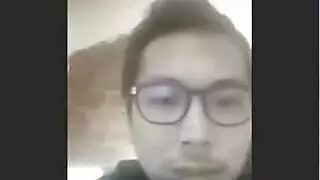 نقود في اليد، لسان في الفم