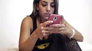 عاهرة ذات وجه ملاك تأخذ ضرب عنيف في حلقها من غريب