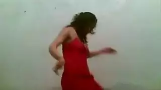 الديوث يجيب خدام الفندق