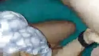 دهون ناضجة تمص شخص غريب بشدة