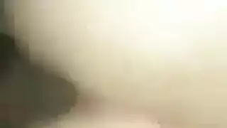 كس ضيق شاب يُملأ ويُمدد