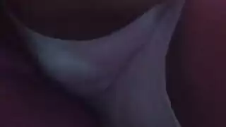 تلميذة تكشف كسها المبلول