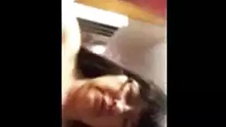 حديث ساخن في غرفة النوم يتحول إلى جنس صريح