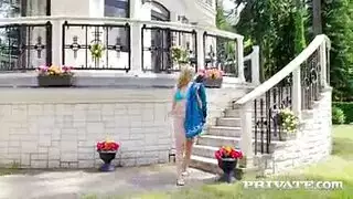 تحصل مارس الجنس لطيف آنيو أورورا في المنزل بدلا من العمل في صالة الألعاب الرياضية، في مكتبها