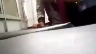 الطبيبة الساخنة ألكسندرا تُضرب بقوة في فتحة مريضتها الضيقة