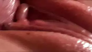 اختراق ثلاثي مع قنبلة شقراء