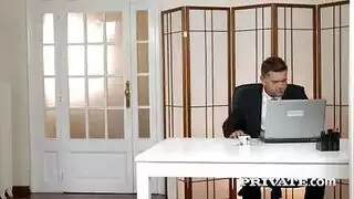 سكسي مدير المركزه