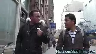 ٧ قذف داخل غرفة الغسيل: هولندية ساقيها مفتوحتان