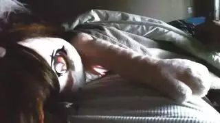 بيلبس بنت فستان وبيقول لها العب انا وانت عروسه وعريس سكس عربي
