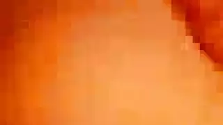 مراهقة ذات فرج مشعر وصدر مسطح تأخذ قضيبًا كبيرًا