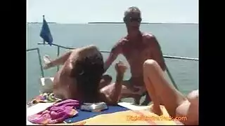 نهاية بالقذف على الوجه للآباء في تحدّي معركة جنسية
