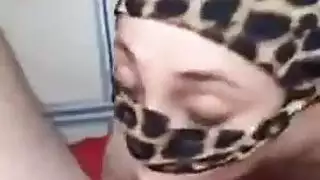 زوجة البيت التركية اللسان