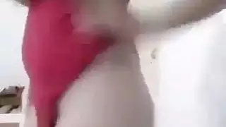 عربيه ساقطه ببزاز كبيره تقدم عرض فاجر على الكاميرا